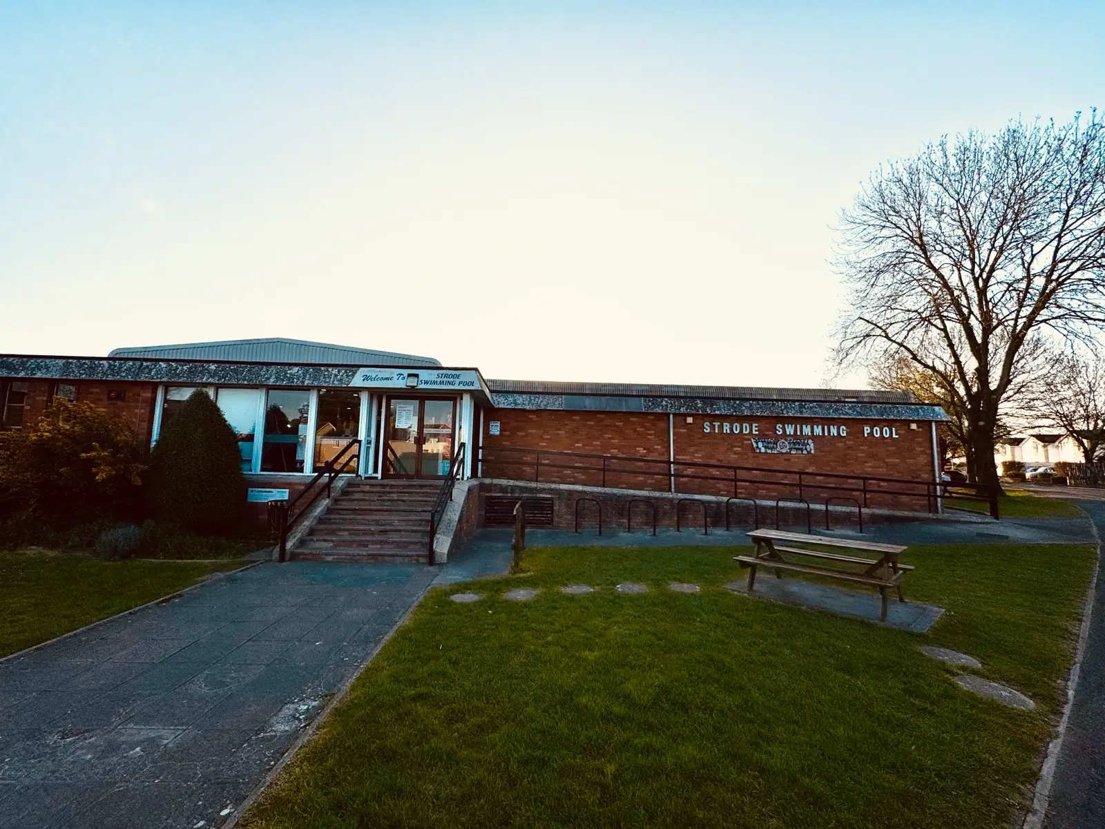 Strode Swimming and Fitness Street gallery image